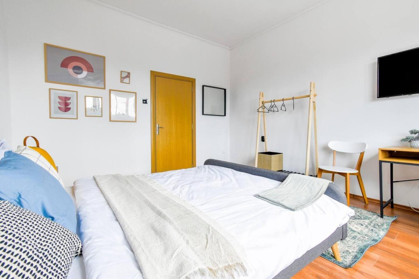 Super Fresh! 3Bdr Apartment In Sofia Center'S Artistic Area 외부 사진