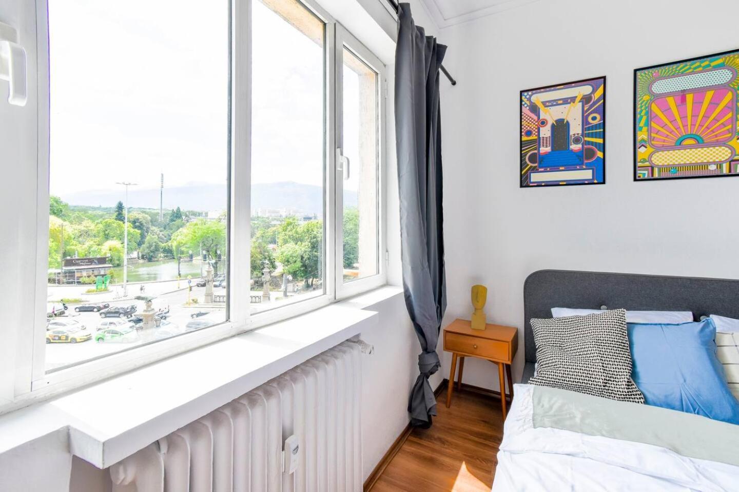 Super Fresh! 3Bdr Apartment In Sofia Center'S Artistic Area 외부 사진